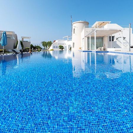 Blue Diamond Beach Villas Paphos Eksteriør billede