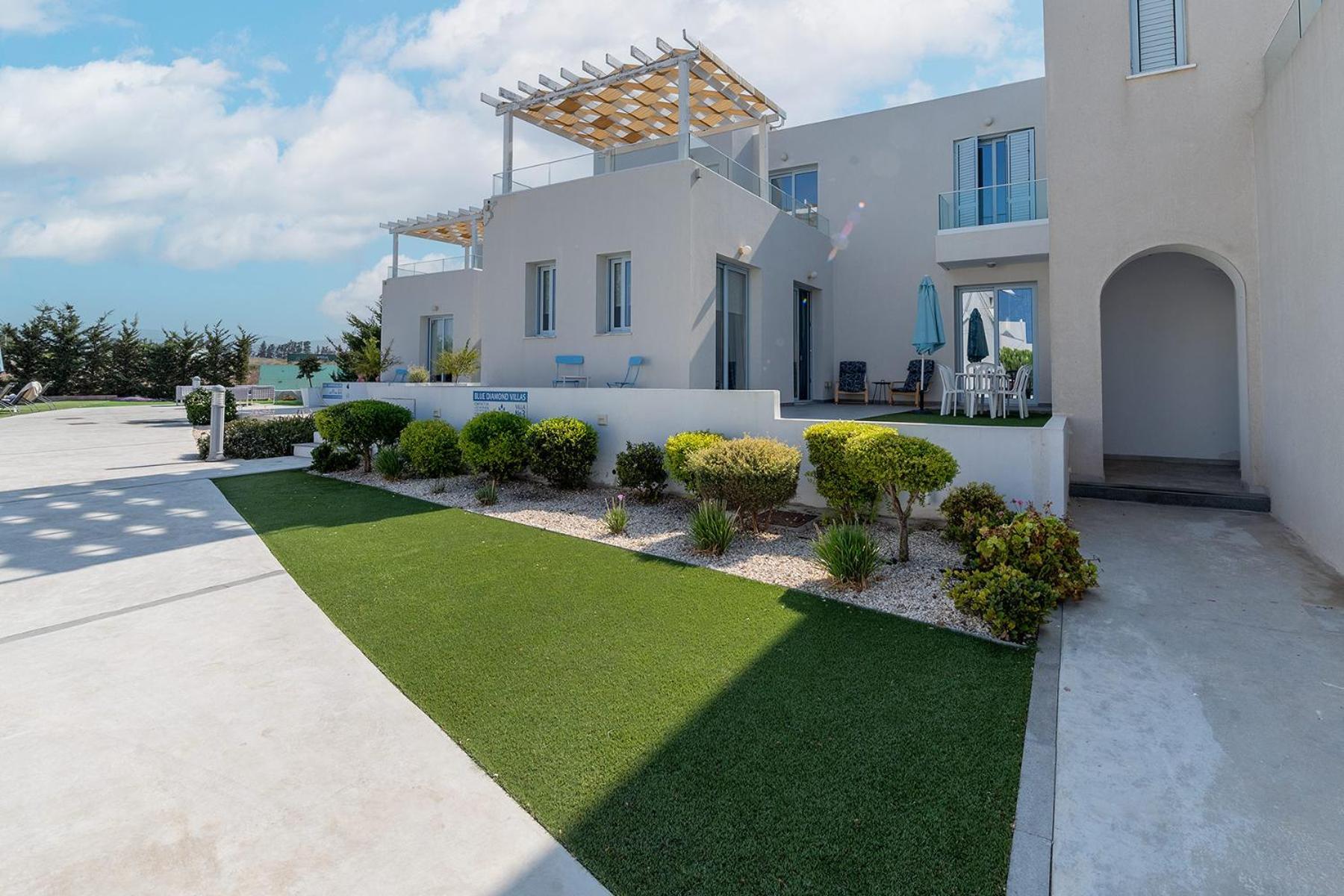 Blue Diamond Beach Villas Paphos Eksteriør billede