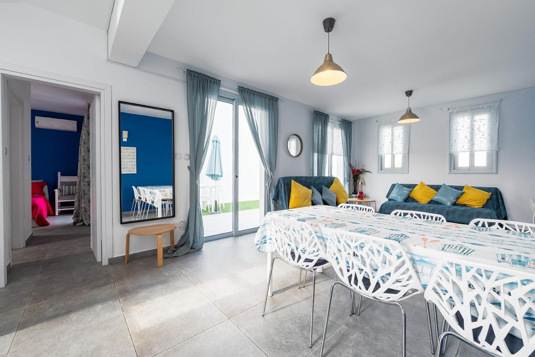 Blue Diamond Beach Villas Paphos Eksteriør billede