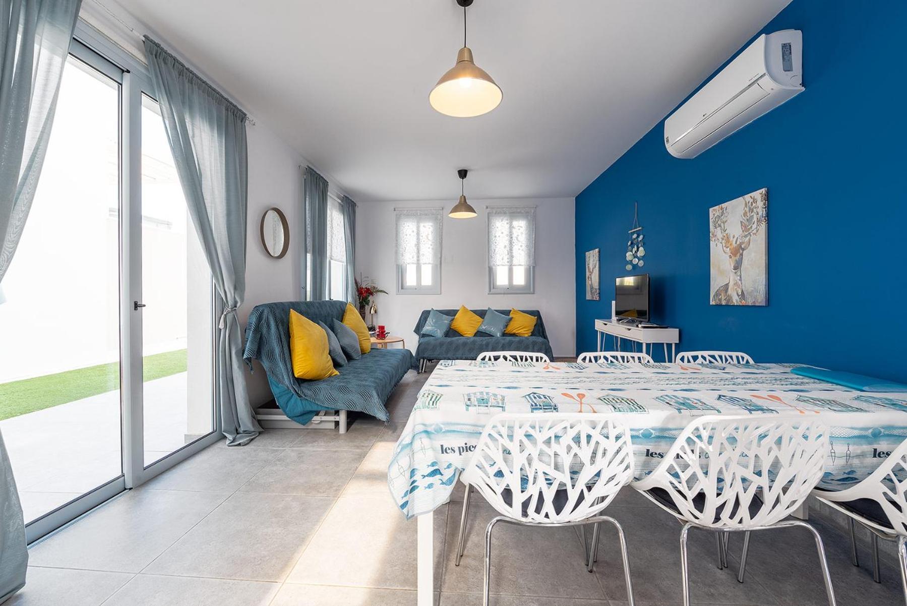 Blue Diamond Beach Villas Paphos Eksteriør billede