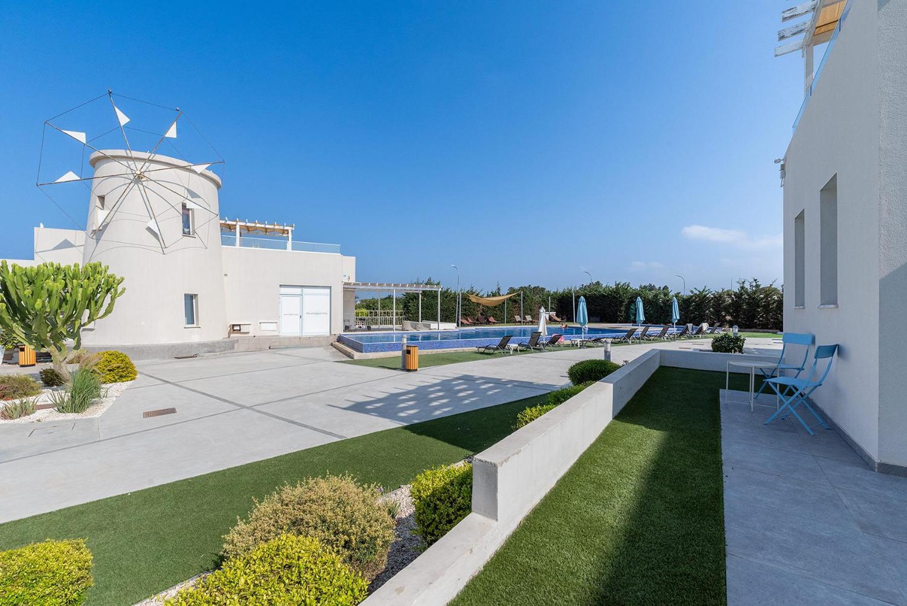 Blue Diamond Beach Villas Paphos Eksteriør billede