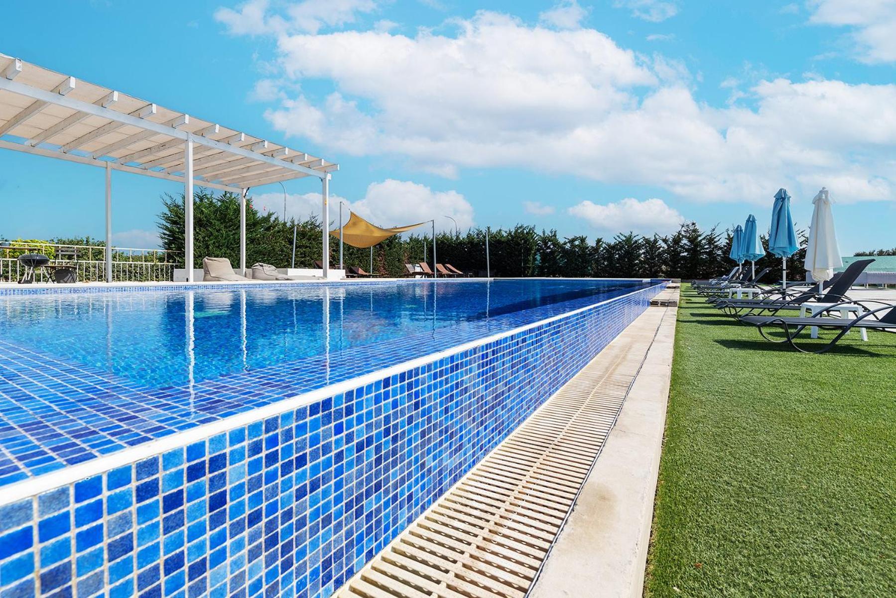 Blue Diamond Beach Villas Paphos Eksteriør billede
