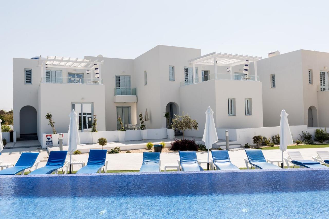 Blue Diamond Beach Villas Paphos Eksteriør billede
