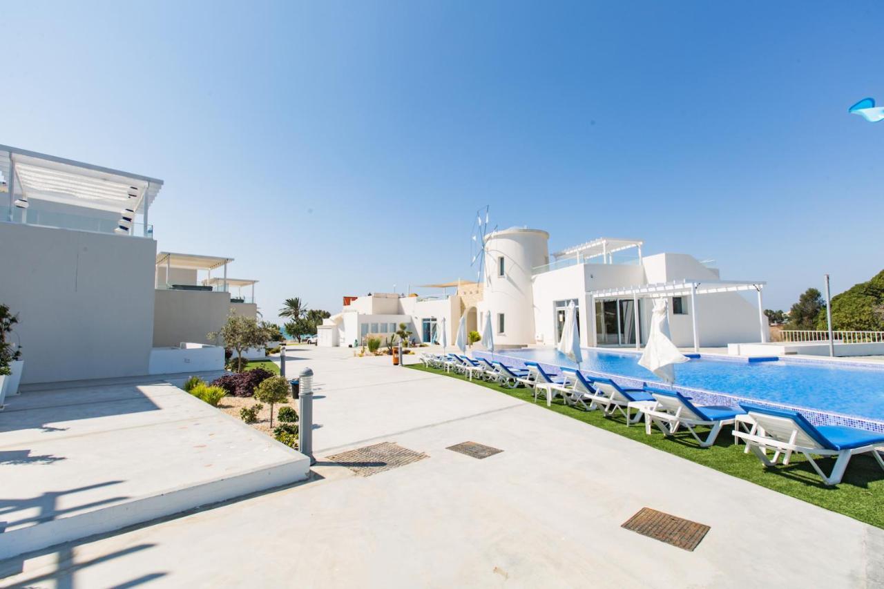 Blue Diamond Beach Villas Paphos Eksteriør billede