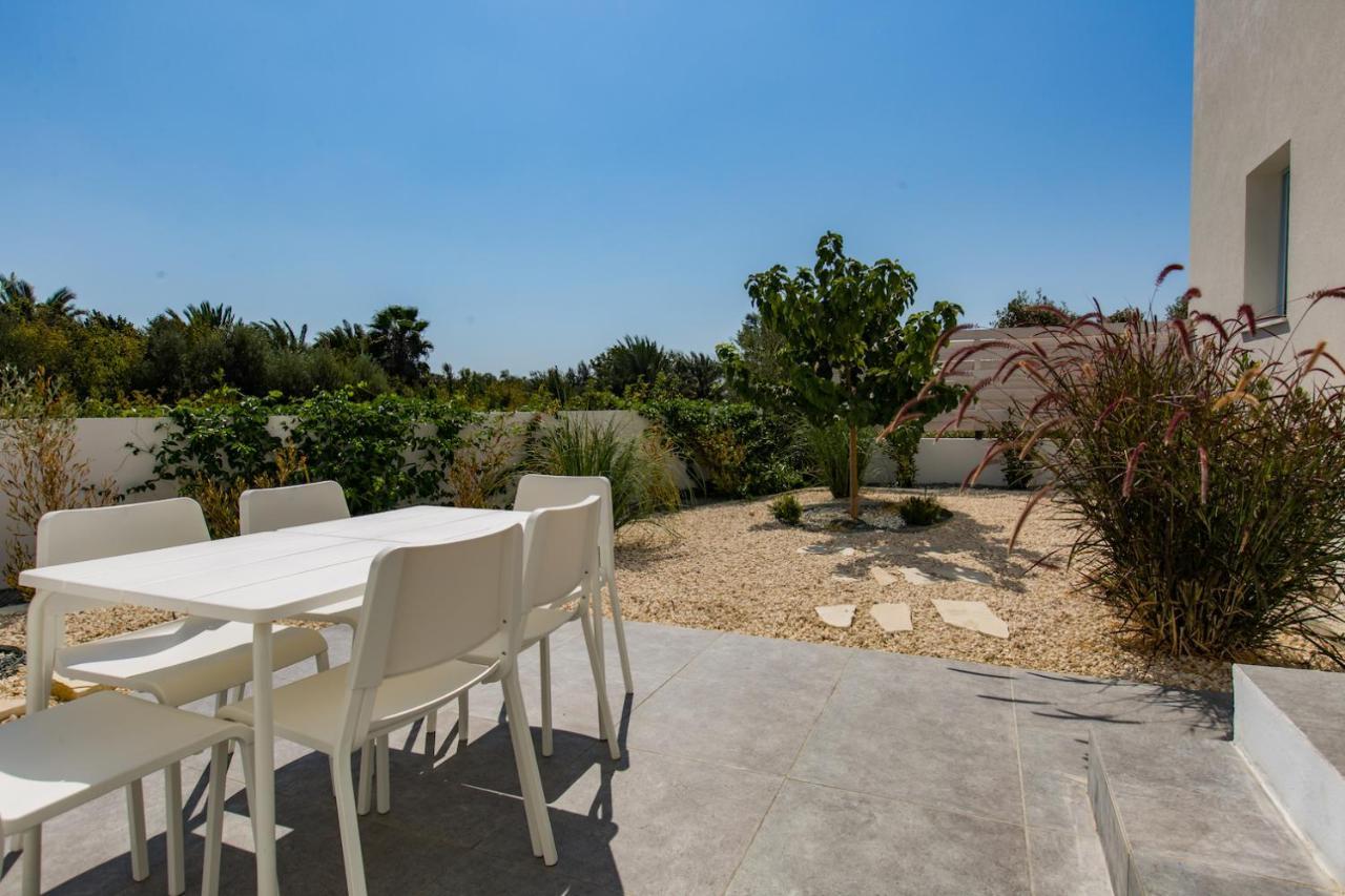 Blue Diamond Beach Villas Paphos Eksteriør billede
