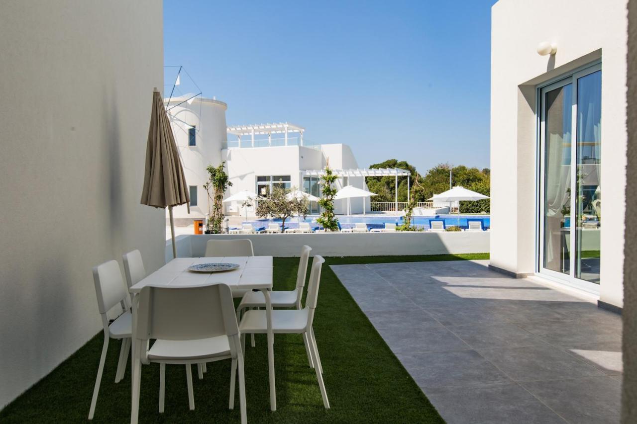 Blue Diamond Beach Villas Paphos Eksteriør billede