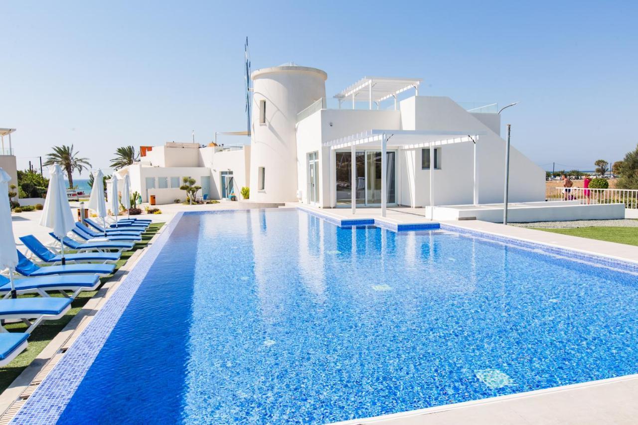 Blue Diamond Beach Villas Paphos Eksteriør billede