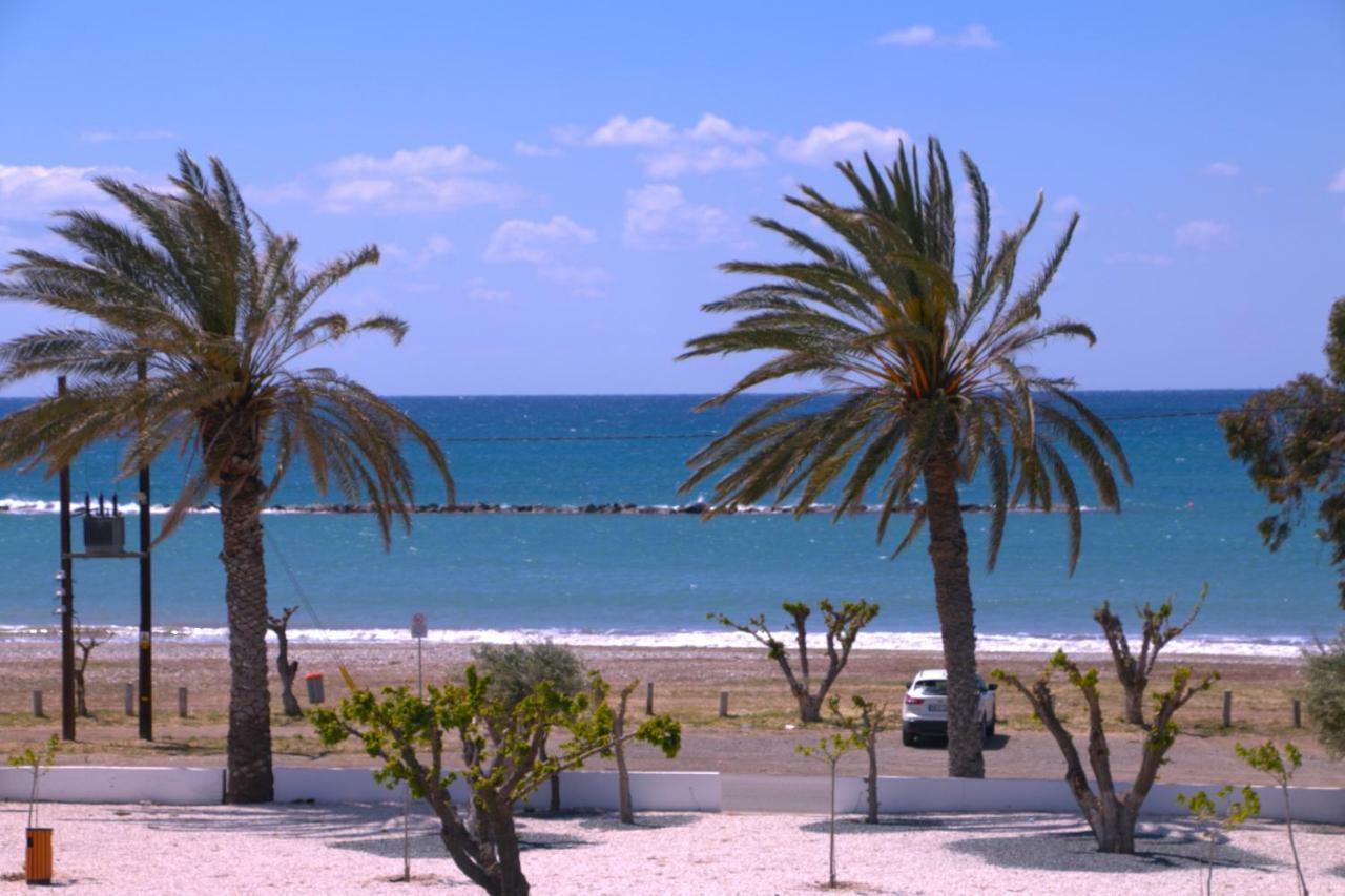 Blue Diamond Beach Villas Paphos Eksteriør billede